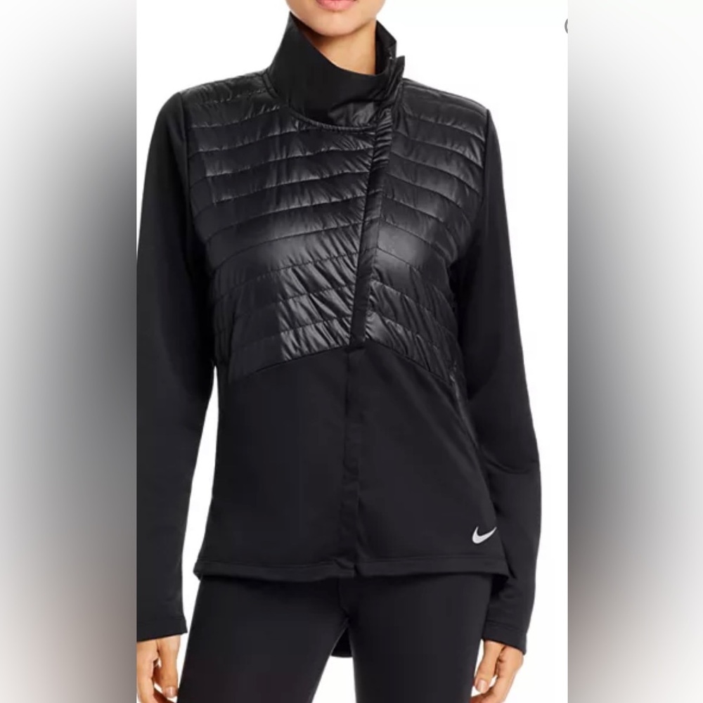 NIKE- Essential Puffer-Panel running jacket. Women’s Large